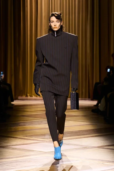 Look 23